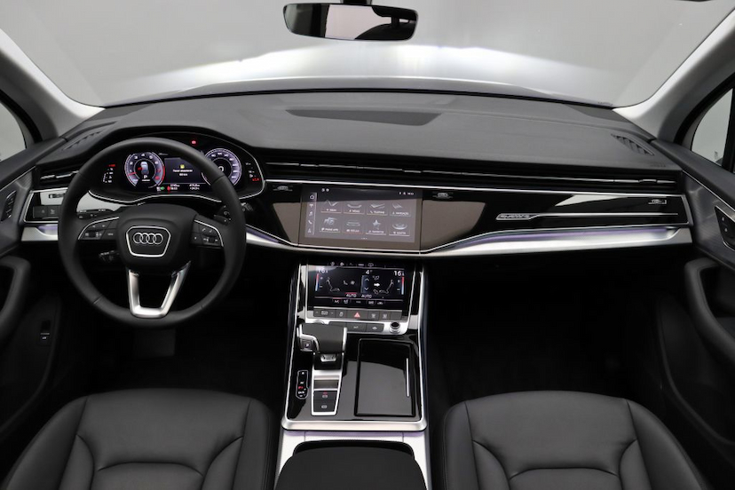 Foto do veículo AUDI Q7 TFSI S-LINE 2021 2.760 KM 529.000,00
