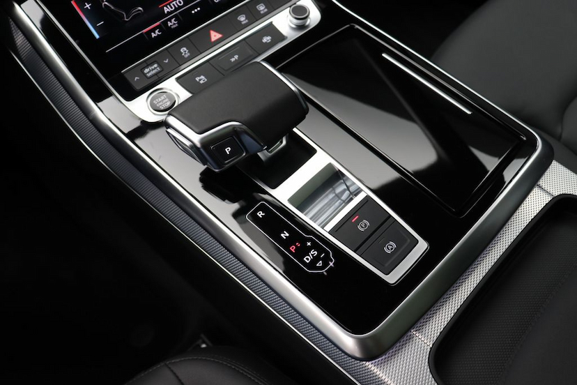Foto do veículo AUDI Q7 TFSI S-LINE 2021 2.760 KM 529.000,00