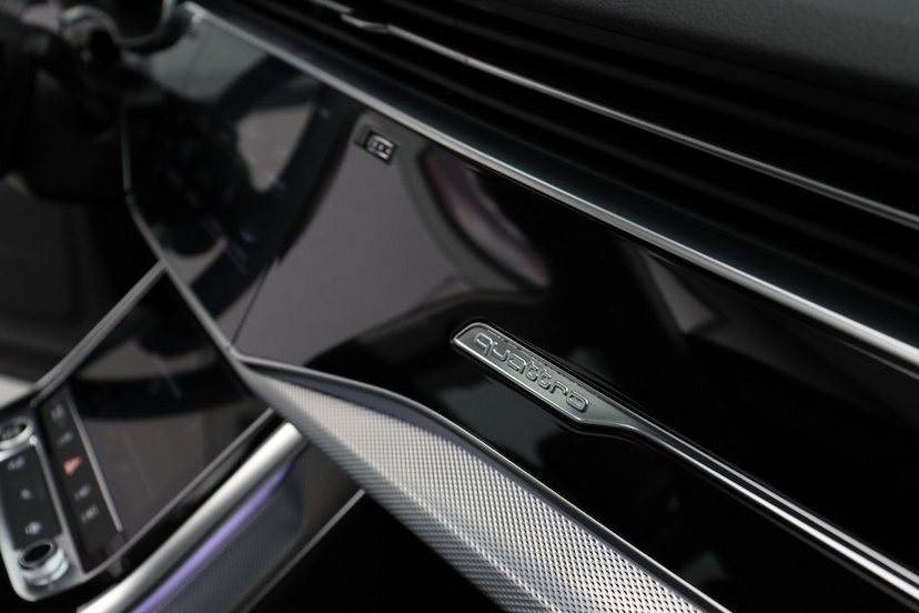 Foto do veículo AUDI Q7 TFSI S-LINE 2021 2.760 KM 529.000,00