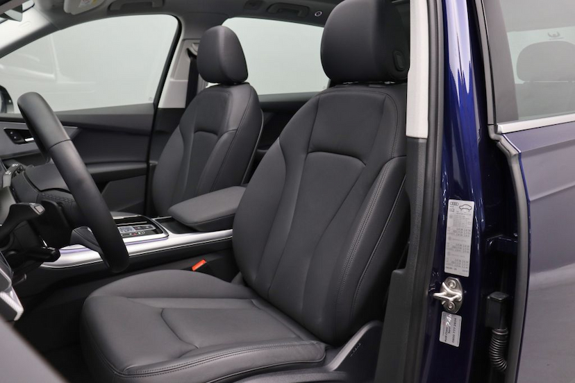 Foto do veículo AUDI Q7 TFSI S-LINE 2021 2.760 KM 529.000,00