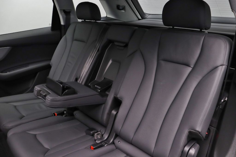Foto do veículo AUDI Q7 TFSI S-LINE 2021 2.760 KM 529.000,00