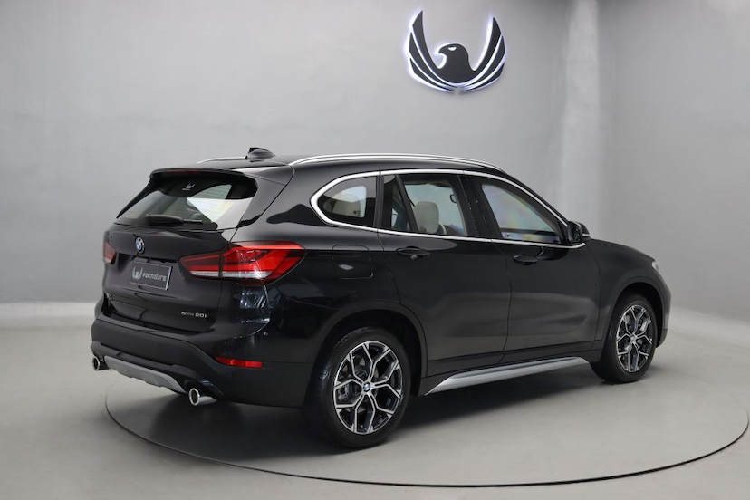 Foto do veículo BMW X1 20I X-LINE 2021 6.755 KM 339.000,00