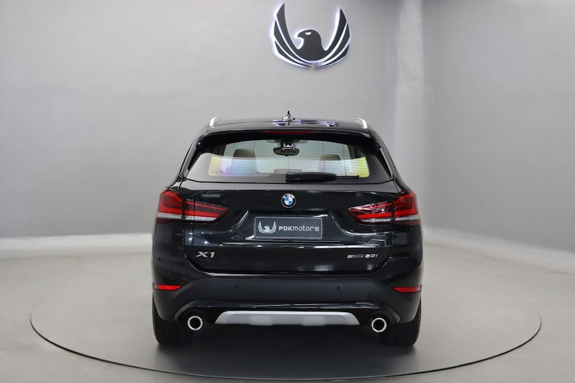 Foto do veículo BMW X1 20I X-LINE 2021 6.755 KM 339.000,00