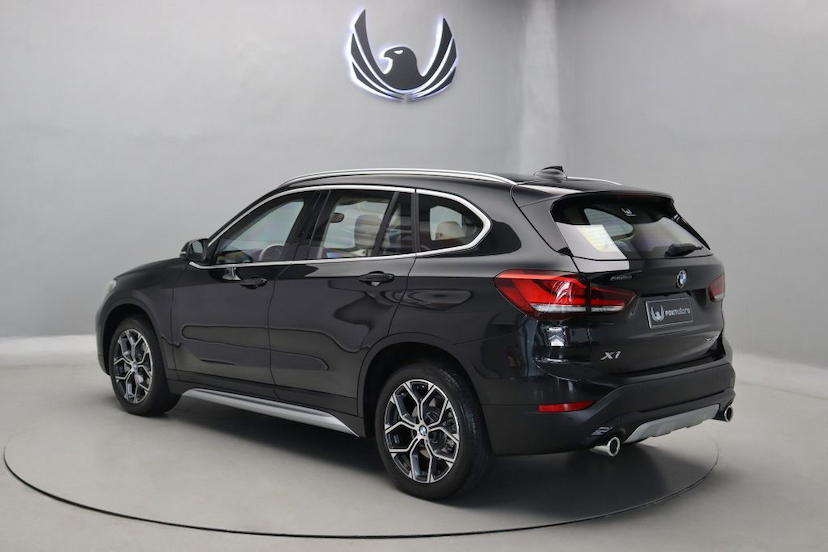 Foto do veículo BMW X1 20I X-LINE 2021 6.755 KM 339.000,00