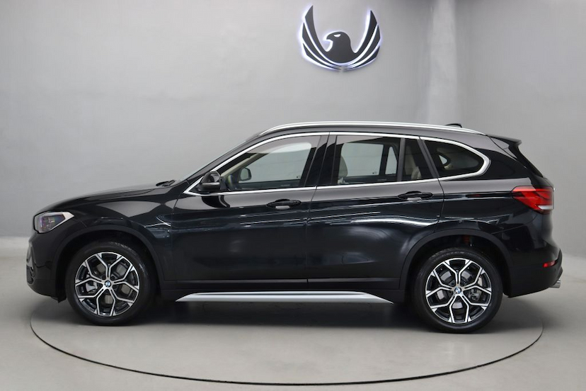 Foto do veículo BMW X1 20I X-LINE 2021 6.755 KM 339.000,00