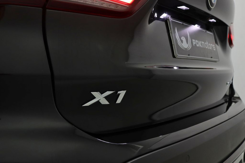 Foto do veículo BMW X1 20I X-LINE 2021 6.755 KM 339.000,00