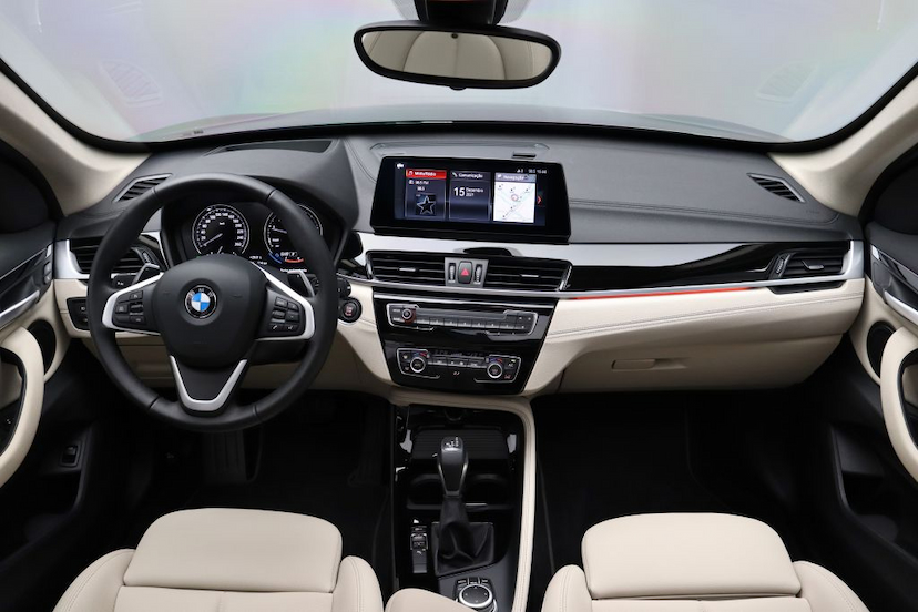 Foto do veículo BMW X1 20I X-LINE 2021 6.755 KM 339.000,00