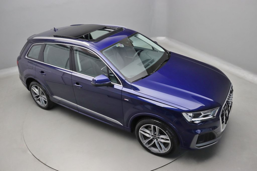 Foto do veículo AUDI Q7 TFSI S-LINE 2021 5.625 KM 509.000,00