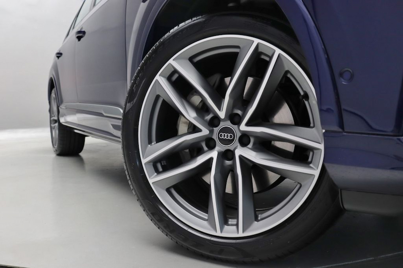 Foto do veículo AUDI Q7 TFSI S-LINE 2021 5.625 KM 509.000,00