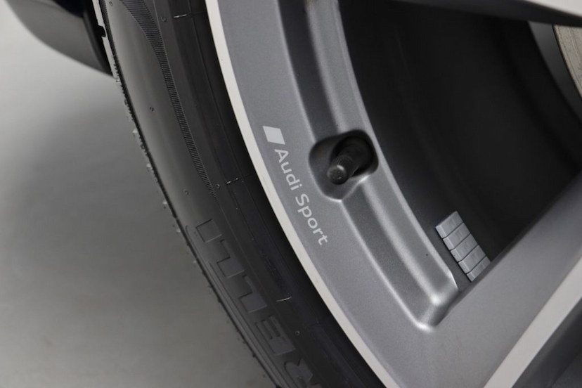 Foto do veículo AUDI Q7 TFSI S-LINE 2021 5.625 KM 509.000,00