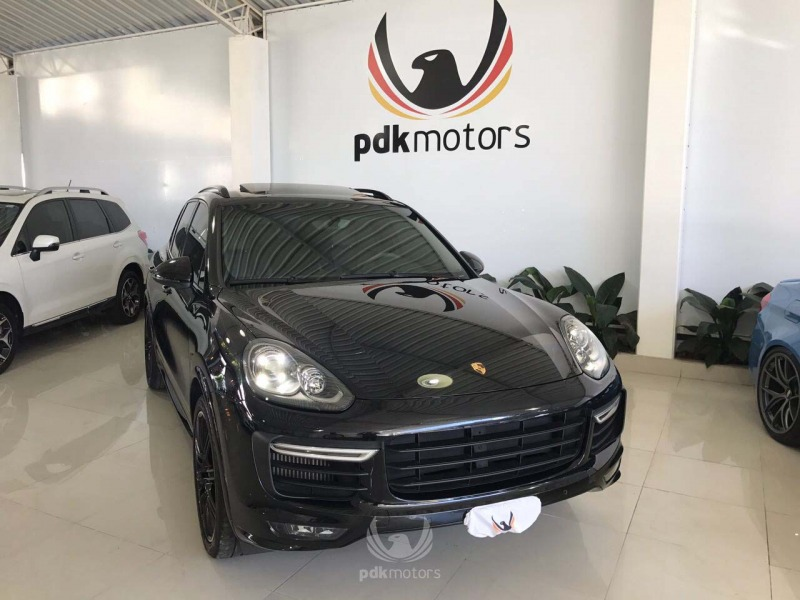 Foto do veículo PORSCHE  CAYENNE GTS 2016 27.200 KM 399.000,00