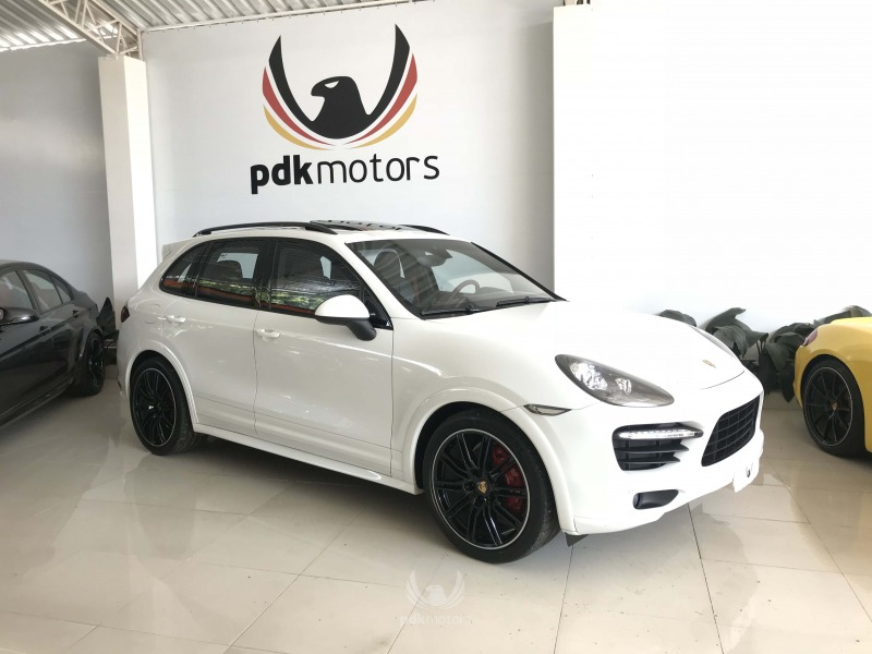Foto do veículo PORSCHE  CAYENNE GTS 2013 72.000 KM 308.000,00