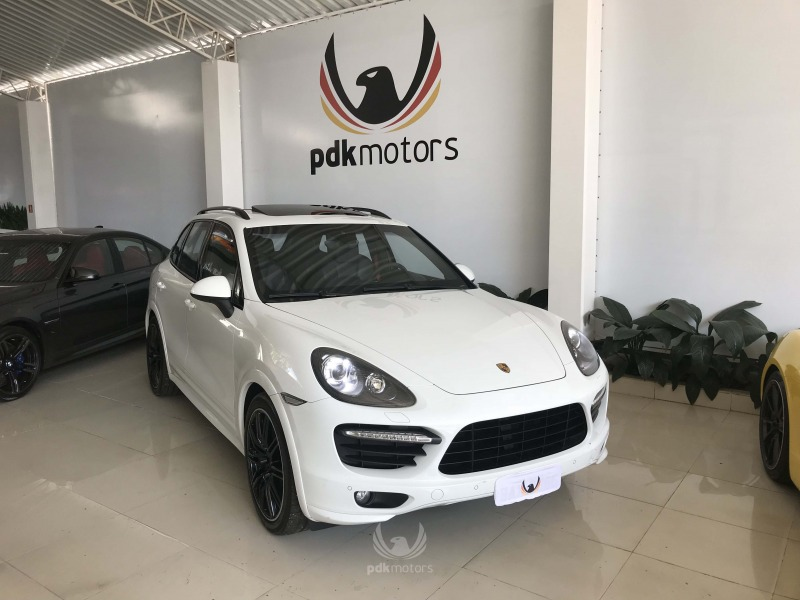 Foto do veículo PORSCHE  CAYENNE GTS 2013 72.000 KM 308.000,00