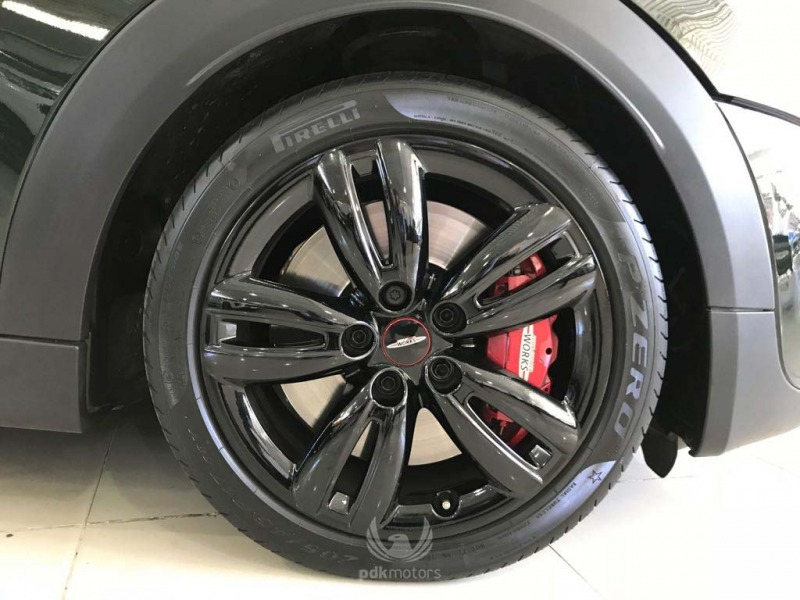 Foto do veículo MINI  JOHN COOPER WORKS 2016 37.530 KM 135.000,00