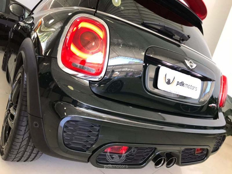 Foto do veículo MINI  JOHN COOPER WORKS 2016 37.530 KM 135.000,00