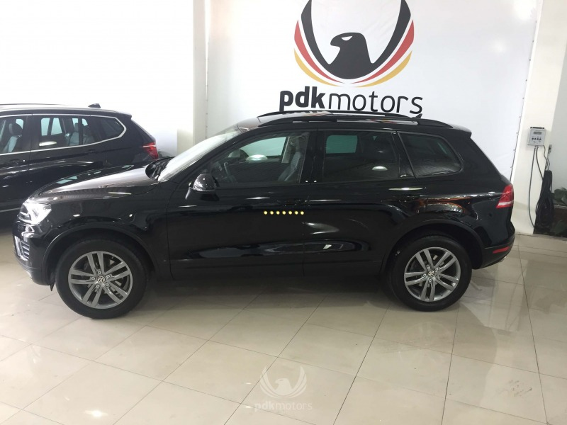 Foto do veículo VOLKSWAGEN  TOUAREG V6 3.6L 2015 21.769 KM 179.000,00
