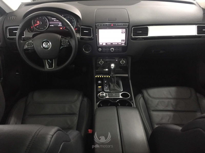 Foto do veículo VOLKSWAGEN  TOUAREG V6 3.6L 2015 21.769 KM 179.000,00