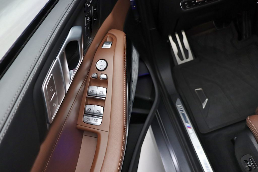 Foto do veículo BMW X7 M50I 2020 6.470 KM 1.090.000,00