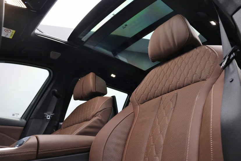 Foto do veículo BMW X7 M50I 2020 6.470 KM 1.090.000,00