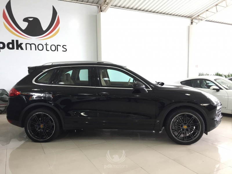 Foto do veículo PORSCHE  CAYENNE V6 2014 45.600 KM 239.000,00