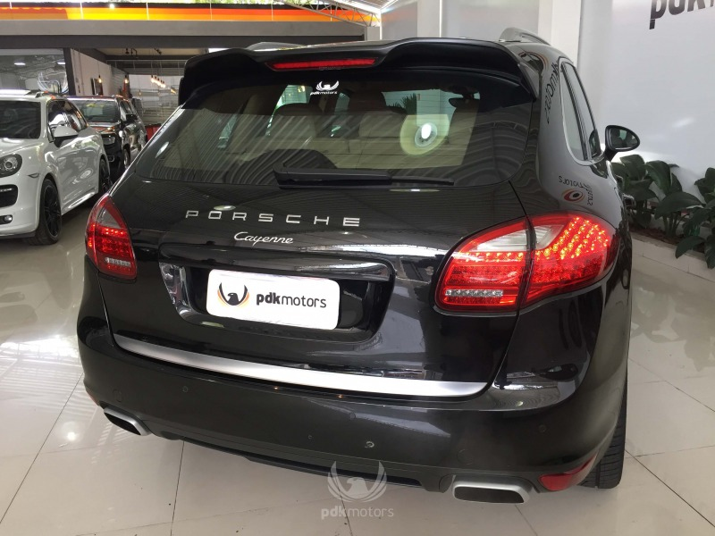 Foto do veículo PORSCHE  CAYENNE V6 2014 45.600 KM 239.000,00