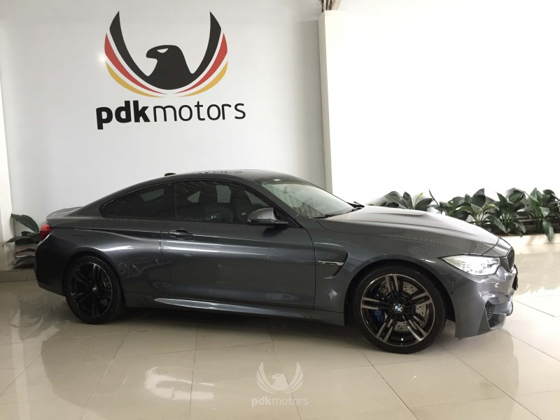 Foto do veículo BMW  M4 COUPE 2015 5.950 KM 335.000,00