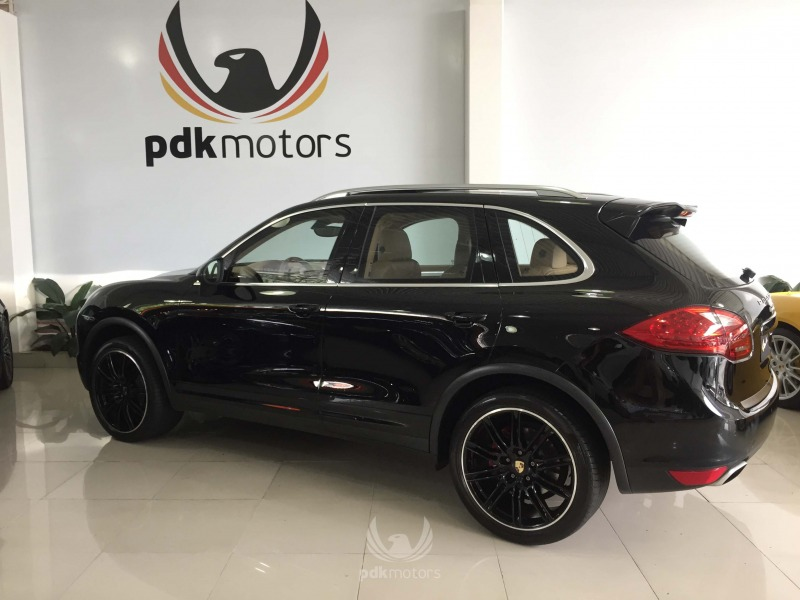 Foto do veículo PORSCHE  CAYENNE S 2011 39.800 KM 189.000,00