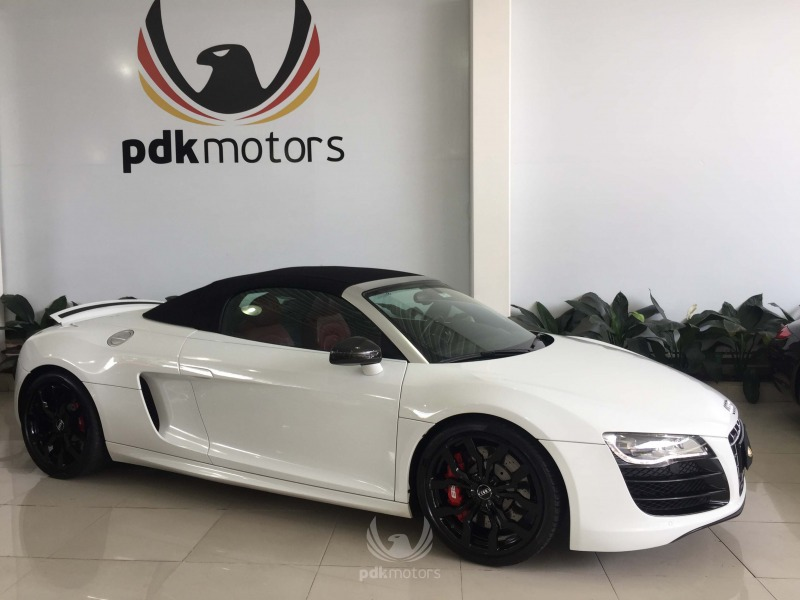 Foto do veículo AUDI  R8 SPYDER QUATTRO 2011 27.102 KM 550.000,00
