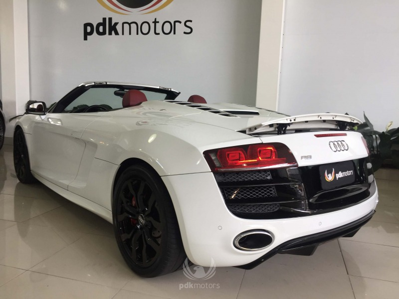 Foto do veículo AUDI  R8 SPYDER QUATTRO 2011 27.102 KM 550.000,00