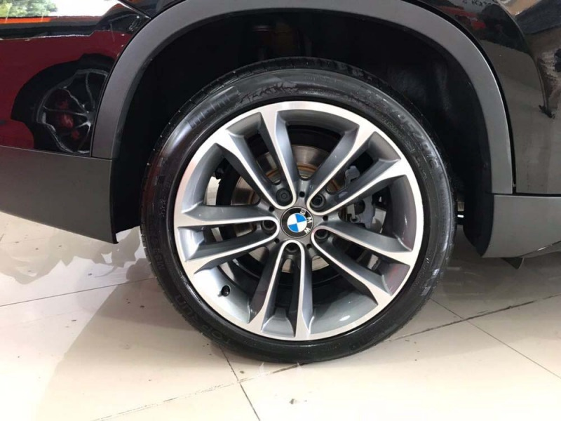Foto do veículo BMW  X1 28I SPORT GP 4X4 2015 18.680 KM 119.000,00
