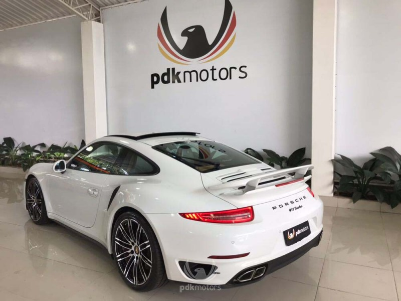 Foto do veículo PORSCHE  911 TURBO 2014 17.000 KM 689.000,00