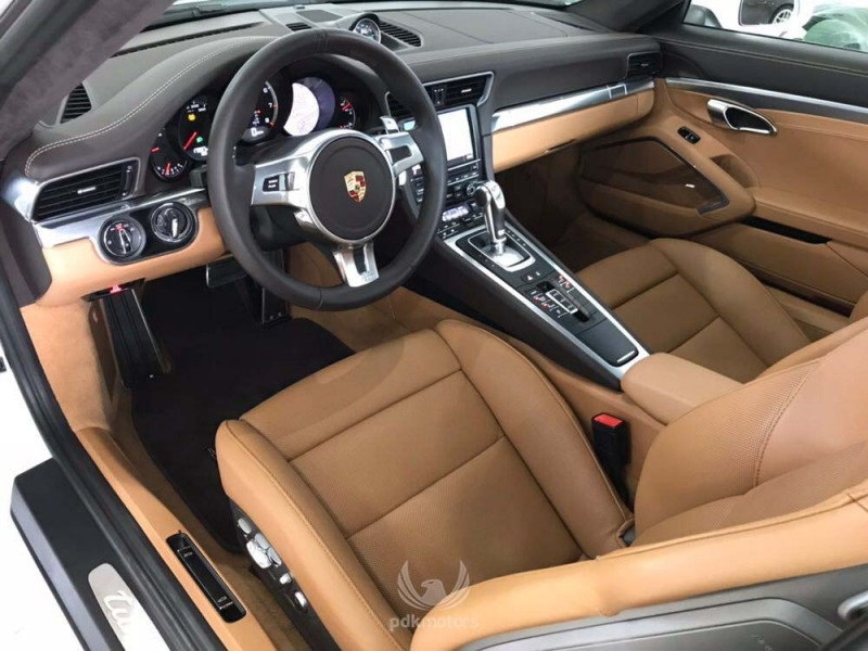 Foto do veículo PORSCHE  911 TURBO 2014 17.000 KM 689.000,00