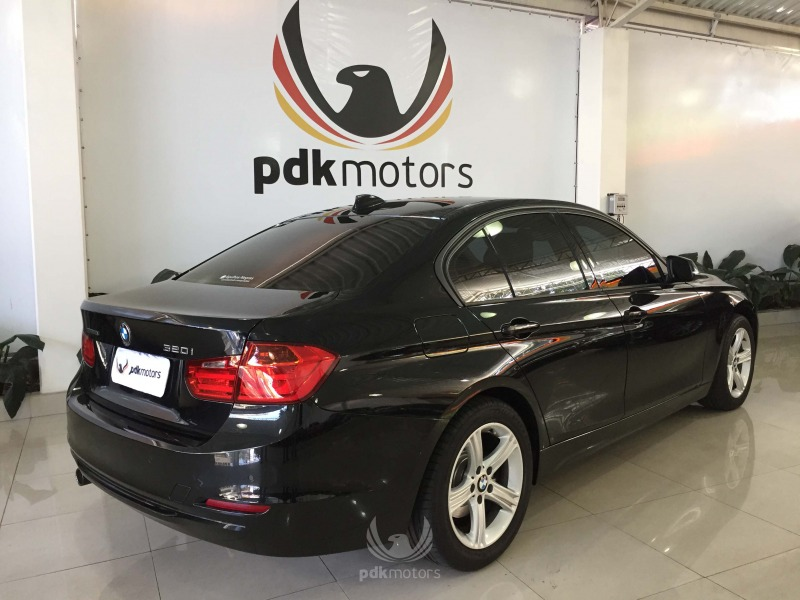 Foto do veículo BMW  320I SPORT 2015 6.400 KM 115.000,00