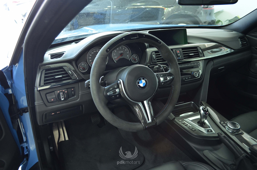 Foto do veículo BMW  M4 COUPE 2015 18.770 KM 314.000,00
