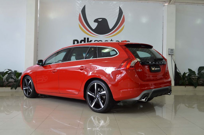 Foto do veículo VOLVO  V60 T6 R-DESIGN 2014 13.550 KM 159.900,00