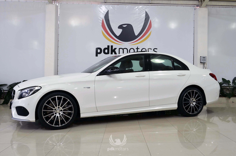 Foto do veículo MERCEDES-BENZ  C 450 AMG 2016 5.360 KM 280.000,00