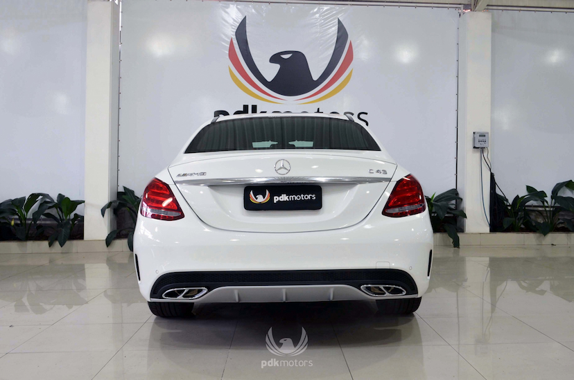 Foto do veículo MERCEDES-BENZ  C 450 AMG 2016 5.360 KM 280.000,00