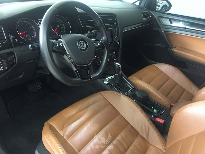 Foto do veículo VOLKSWAGEN  GOLF 1.4 TSI HIGHLINE 2014 59.600 KM 83.000,00