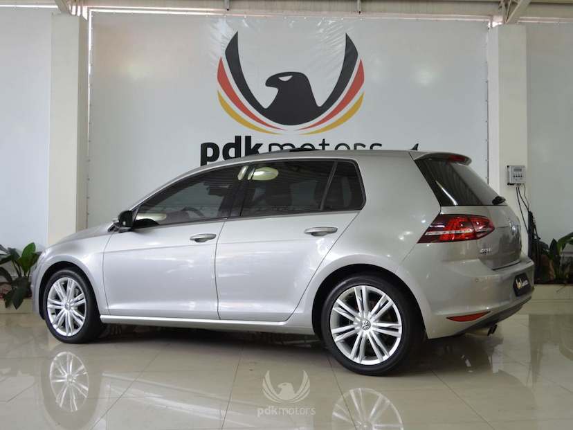 Foto do veículo VOLKSWAGEN  GOLF 1.4 TSI HIGHLINE 2014 59.600 KM 83.000,00
