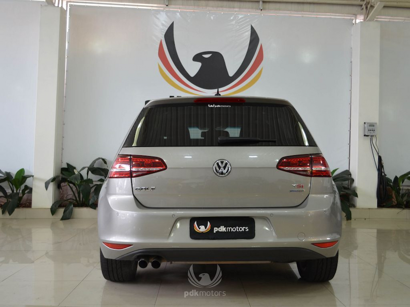 Foto do veículo VOLKSWAGEN  GOLF 1.4 TSI HIGHLINE 2014 59.600 KM 83.000,00