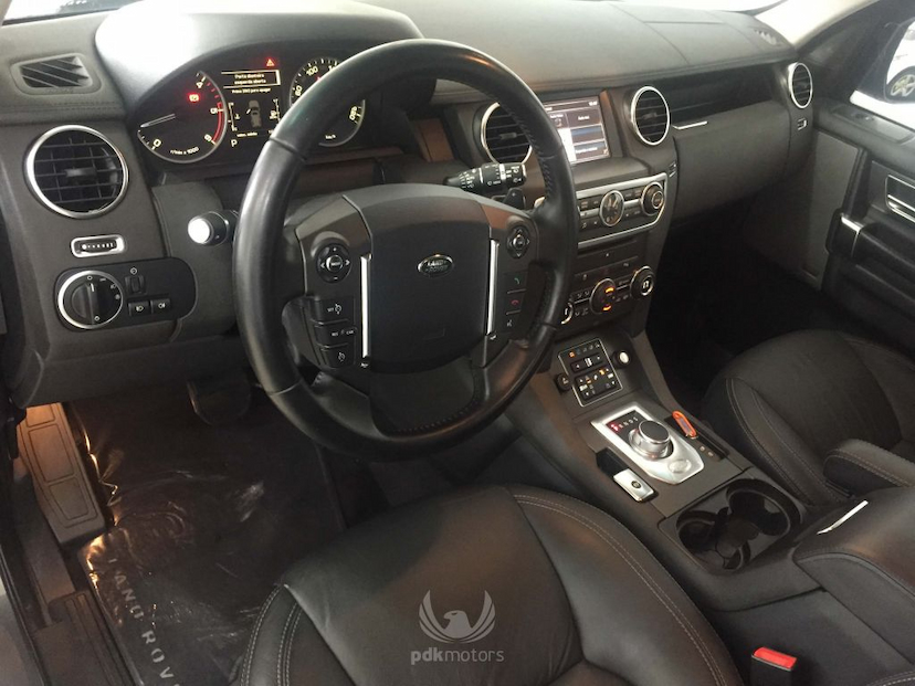 Foto do veículo LAND ROVER  DISCOVERY 4 HSE TDV6 2015 68.141 KM 299.000,00