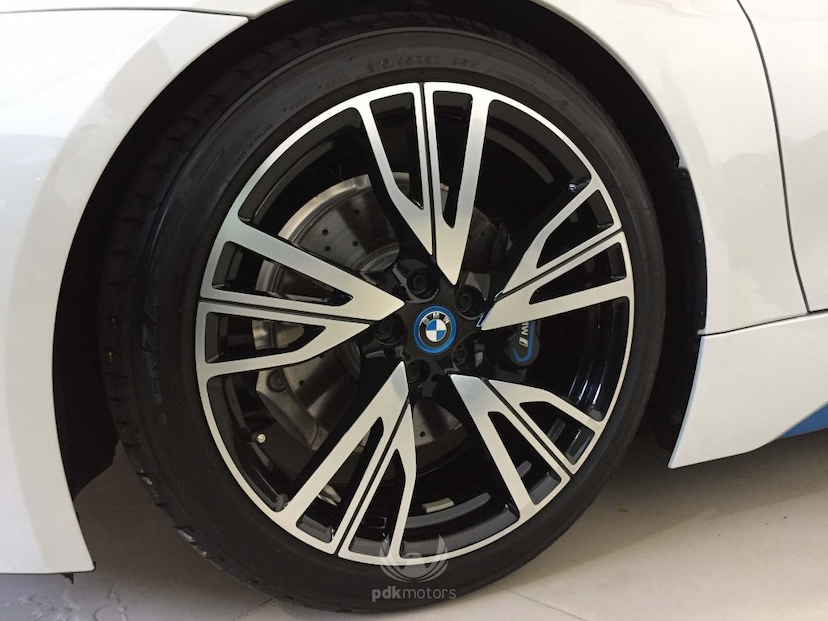 Foto do veículo BMW  I8 2016 550 KM 518.000,00