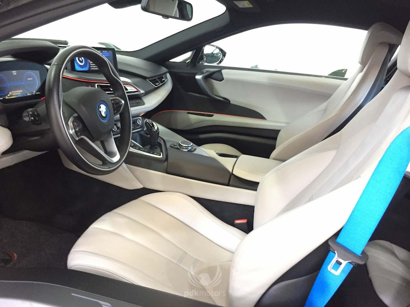 Foto do veículo BMW  I8 2016 550 KM 518.000,00