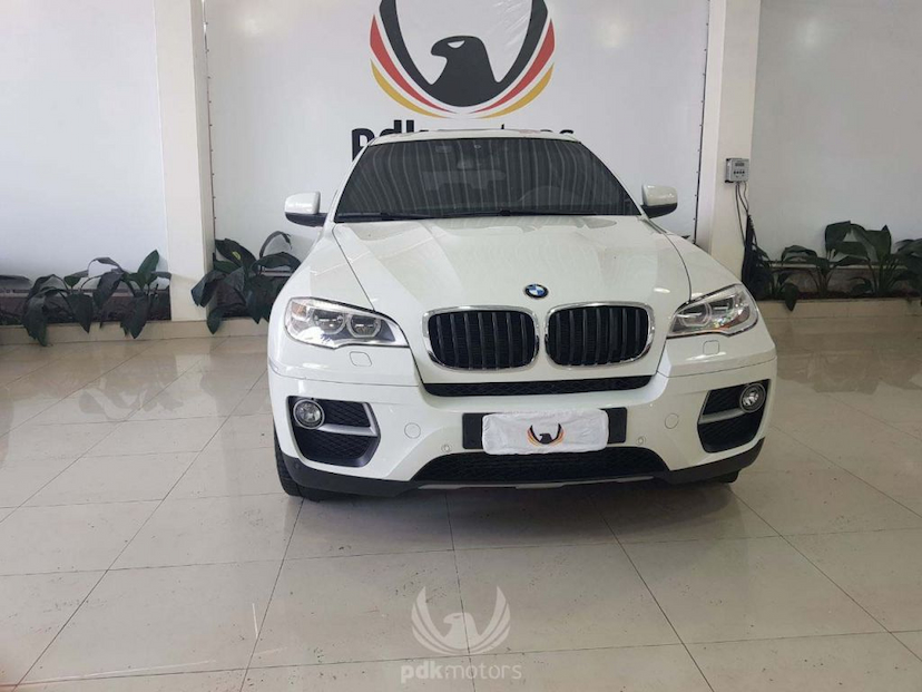 Foto do veículo BMW  X6 35I X-DRIVE 2014 9.900 KM 259.000,00