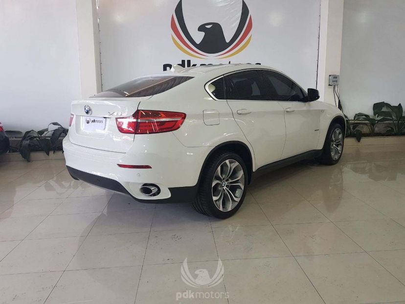 Foto do veículo BMW  X6 35I X-DRIVE 2014 9.900 KM 259.000,00