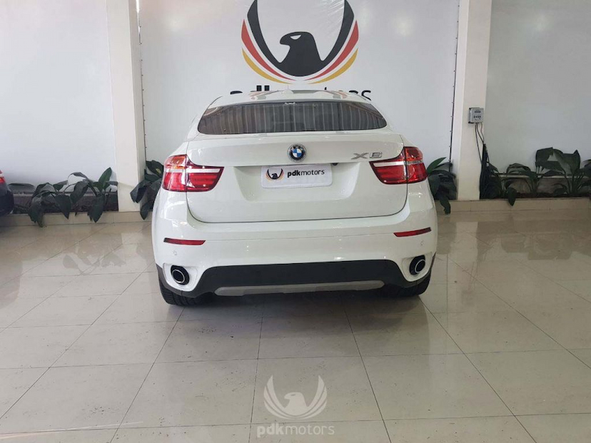 Foto do veículo BMW  X6 35I X-DRIVE 2014 9.900 KM 259.000,00