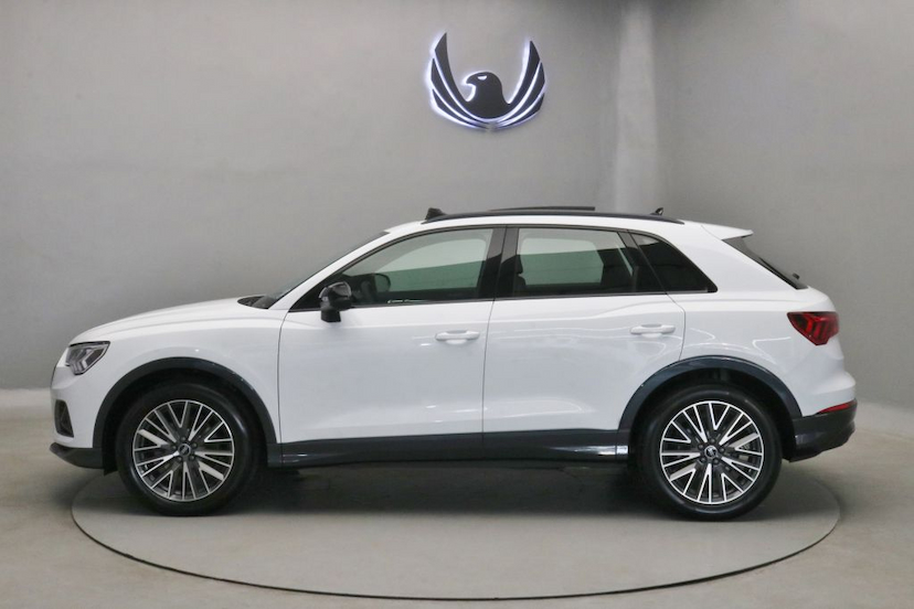 Foto do veículo AUDI Q3 BLACK S-TRONIC 2021 17.400 KM 279.000,00