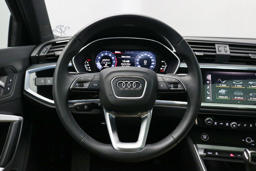 Foto do veículo AUDI Q3 BLACK S-TRONIC 2021 17.400 KM 279.000,00