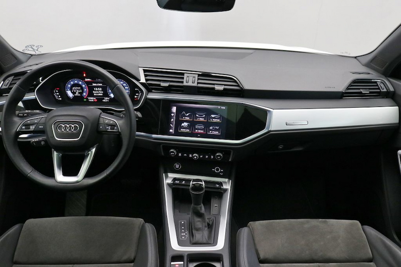 Foto do veículo AUDI Q3 BLACK S-TRONIC 2021 17.400 KM 279.000,00