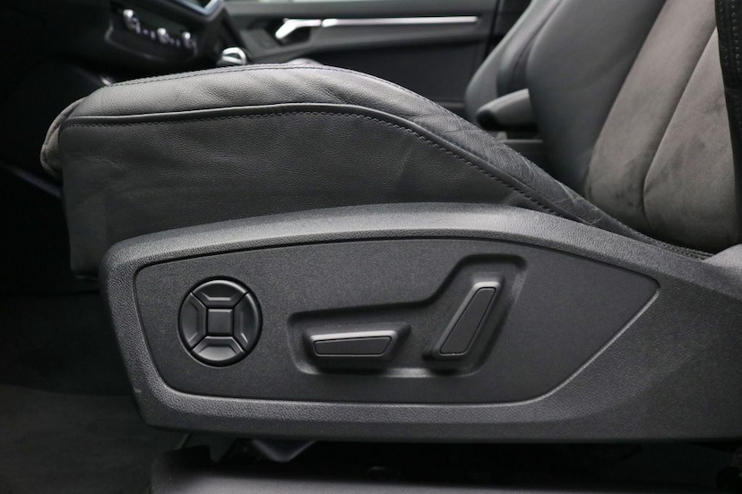 Foto do veículo AUDI Q3 BLACK S-TRONIC 2021 17.400 KM 279.000,00